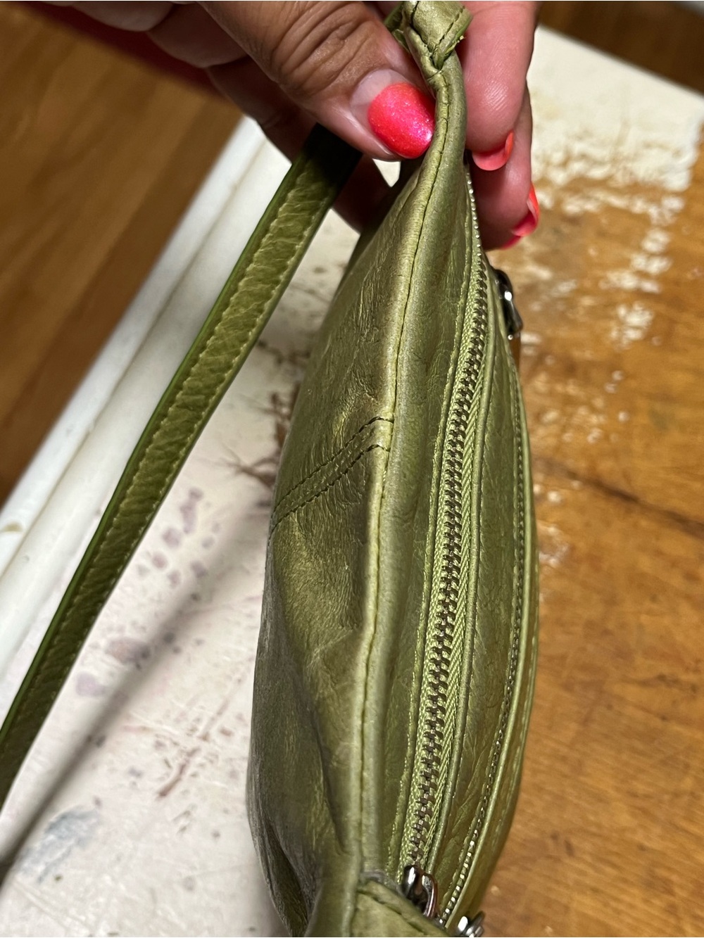 Hobo the Original Becka Crossbody Green Leaf Top Grain leather Pre loved . - Picture 9 of 13